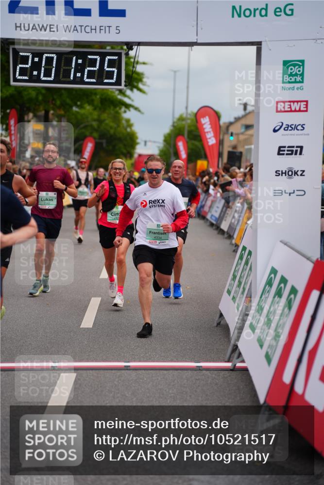 20.09.2026 - PSD Bank Halbmarathon LAZAROV Photography http://msf.ph/oto/10521517 20.09.2026 12:01:24 Ziel 1027, 1641, 1928, 2142, 2174, 2494, 2661, 2748, 4334 meine-sportfotos.de