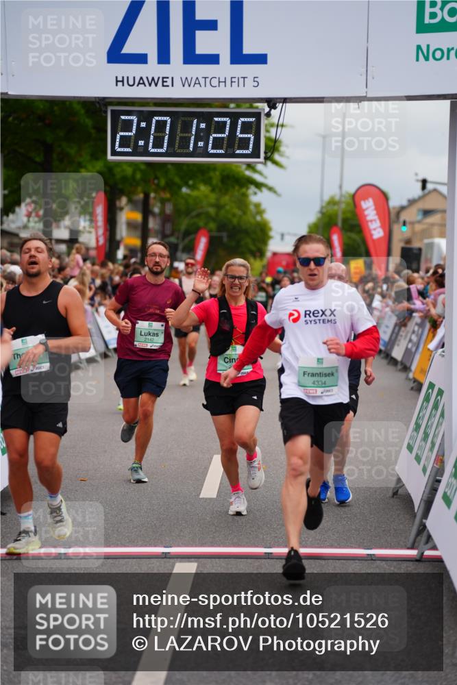 20.09.2026 - PSD Bank Halbmarathon LAZAROV Photography http://msf.ph/oto/10521526 20.09.2026 12:01:25 Ziel 1027, 1641, 1928, 2142, 2174, 2494, 2661, 2748, 3271, 4334 meine-sportfotos.de