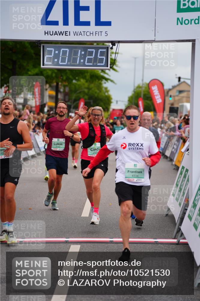 20.09.2026 - PSD Bank Halbmarathon LAZAROV Photography http://msf.ph/oto/10521530 20.09.2026 12:01:25 Ziel 1027, 1641, 1928, 2142, 2174, 2494, 2661, 2748, 3271, 4334 meine-sportfotos.de