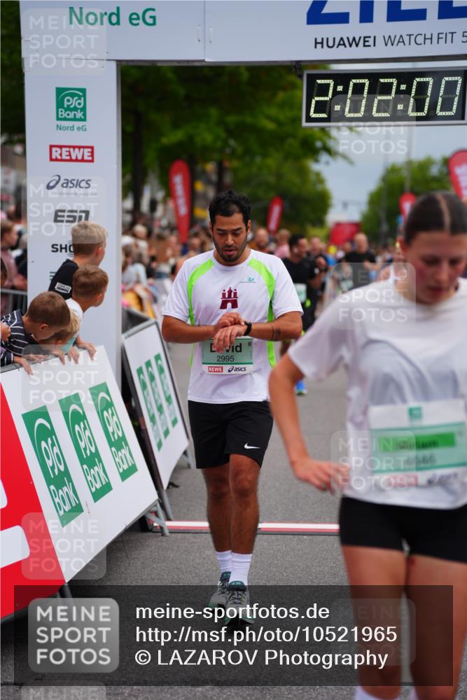 20.09.2026 - PSD Bank Halbmarathon LAZAROV Photography http://msf.ph/oto/10521965 20.09.2026 12:02:00 Ziel 1607, 2806, 2881, 2995, 3007, 3135, 3302, 3485, 4549, 4646 meine-sportfotos.de