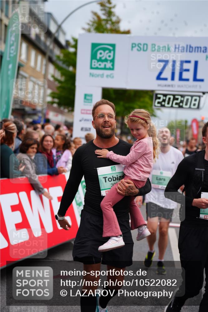 20.09.2026 - PSD Bank Halbmarathon LAZAROV Photography http://msf.ph/oto/10522082 20.09.2026 12:02:08 Ziel 1585, 2486, 2489, 2865, 2881, 2947, 3007, 3135, 3179, 3793, 4167, 4574, 4719 meine-sportfotos.de
