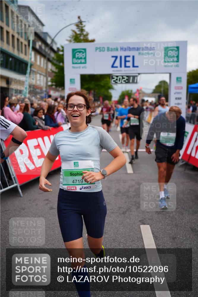 20.09.2026 - PSD Bank Halbmarathon LAZAROV Photography http://msf.ph/oto/10522096 20.09.2026 12:02:11 Ziel 1585, 1926, 2486, 2489, 2865, 2881, 2947, 3007, 3135, 3179, 3458, 3536, 3557, 3704, 3705, 3793, 4167, 4574, 4719 meine-sportfotos.de