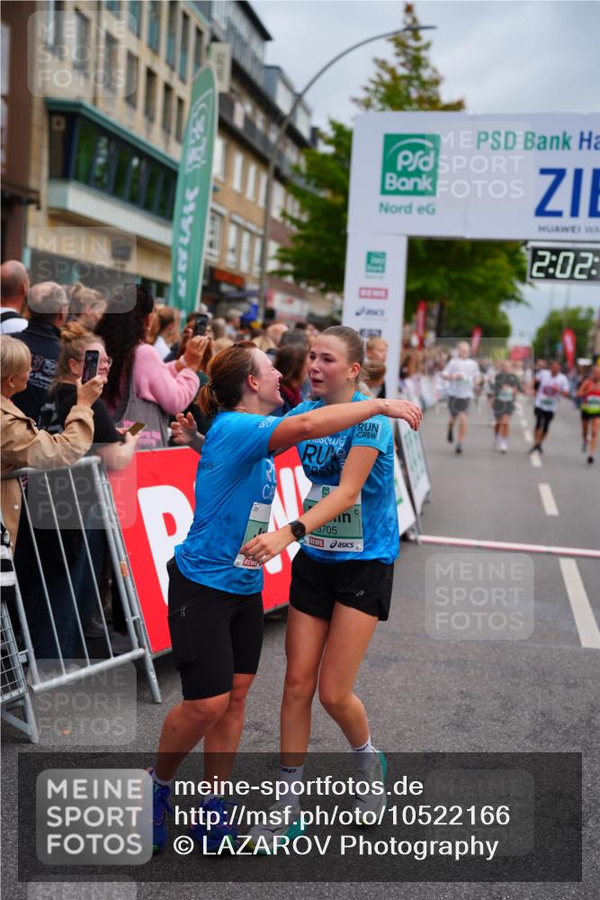 20.09.2026 - PSD Bank Halbmarathon LAZAROV Photography http://msf.ph/oto/10522166 20.09.2026 12:02:18 Ziel 1072, 1486, 1585, 1926, 2077, 2486, 2489, 3458, 3536, 3557, 3704, 3705, 3793, 4068 meine-sportfotos.de