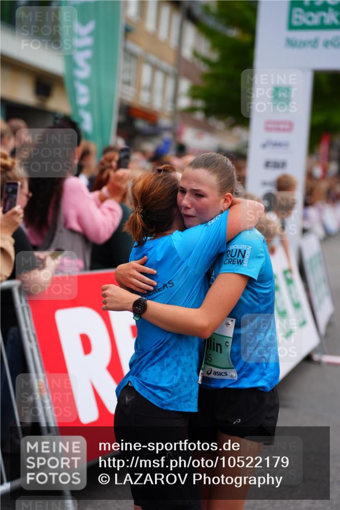 20.09.2026 - PSD Bank Halbmarathon LAZAROV Photography http://msf.ph/oto/10522179 20.09.2026 12:02:19 Ziel 1072, 1250, 1486, 1585, 1926, 2077, 2489, 3458, 3536, 3557, 3704, 3705, 4068 meine-sportfotos.de