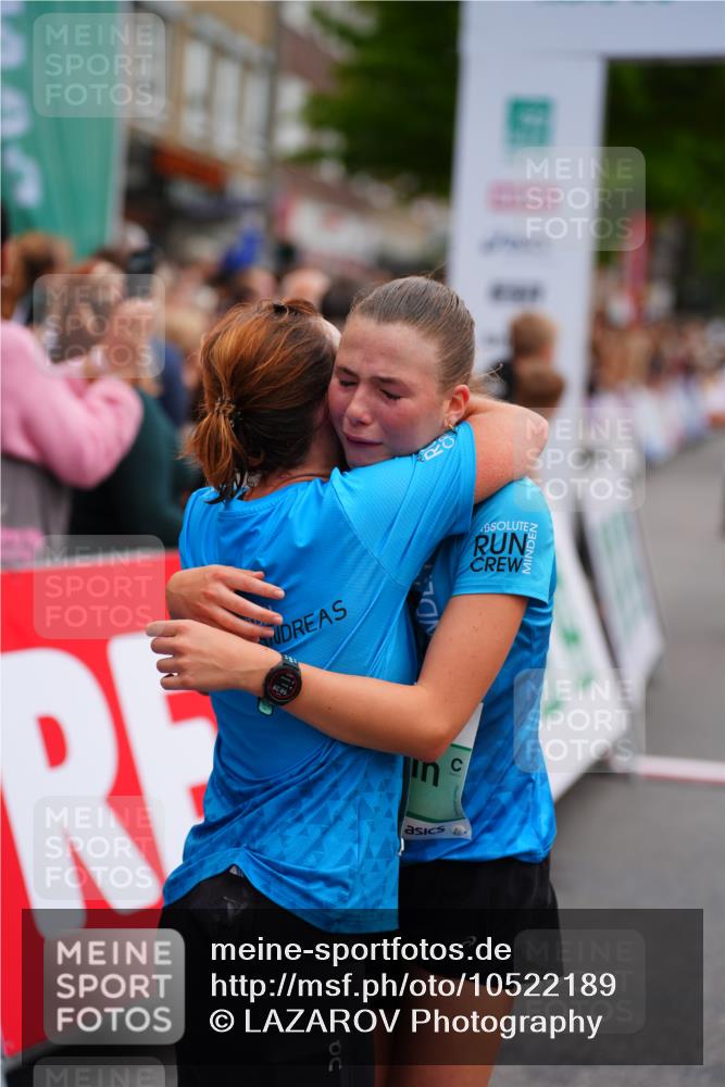 20.09.2026 - PSD Bank Halbmarathon LAZAROV Photography http://msf.ph/oto/10522189 20.09.2026 12:02:19 Ziel 1072, 1250, 1486, 1585, 1926, 2077, 2489, 3458, 3536, 3557, 3704, 3705, 4068 meine-sportfotos.de