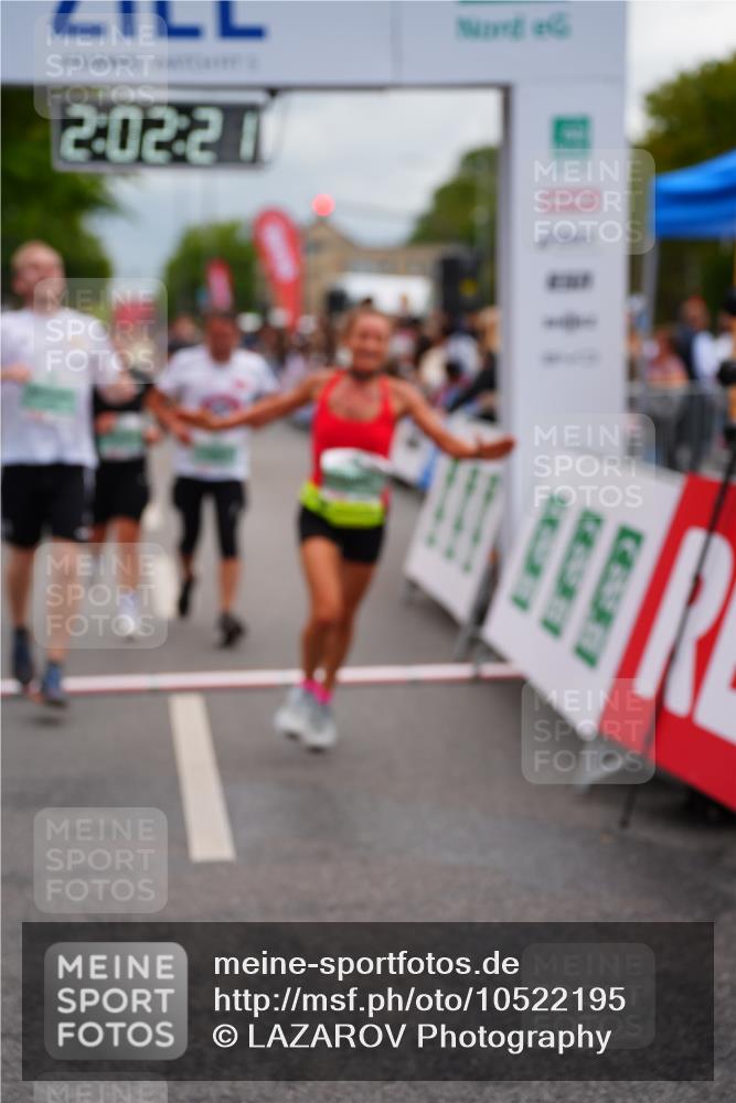 20.09.2026 - PSD Bank Halbmarathon LAZAROV Photography http://msf.ph/oto/10522195 20.09.2026 12:02:21 Ziel 1072, 1250, 1486, 1926, 2077, 3458, 3536, 3557, 3704, 3705, 4068 meine-sportfotos.de