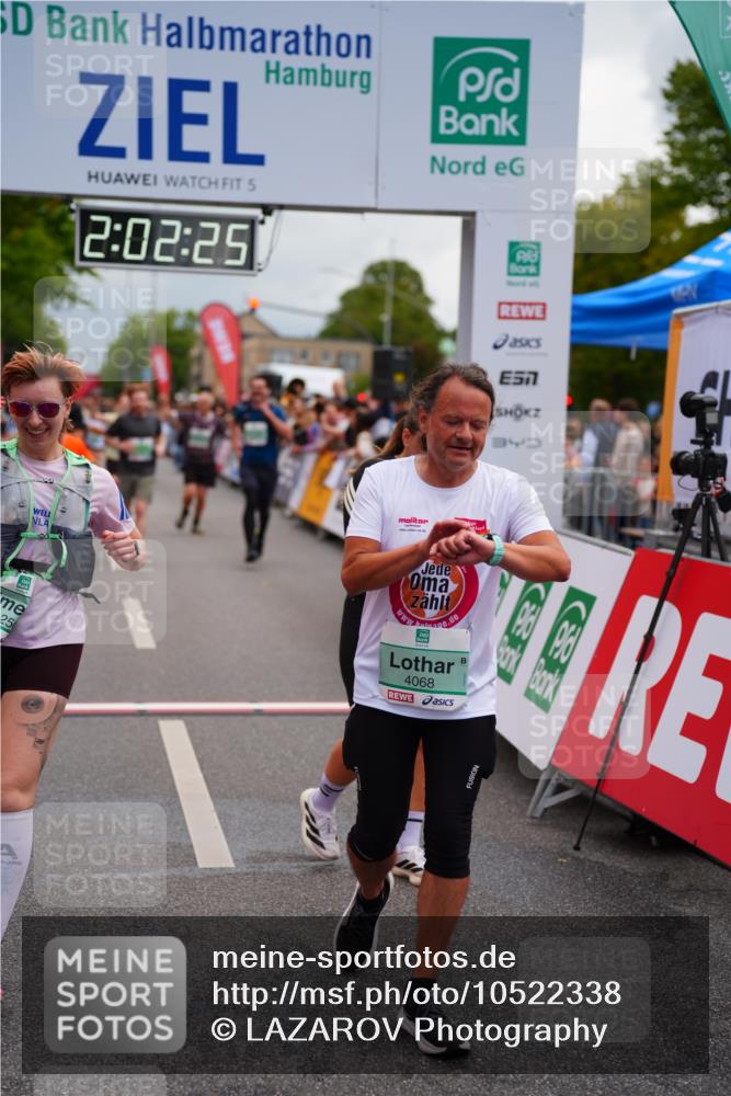 20.09.2026 - PSD Bank Halbmarathon LAZAROV Photography http://msf.ph/oto/10522338 20.09.2026 12:02:24 Ziel 1072, 1126, 1250, 1340, 1486, 2077, 2395, 4068, 4114, 4115, 4485, 4794 meine-sportfotos.de