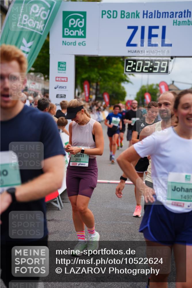 20.09.2026 - PSD Bank Halbmarathon LAZAROV Photography http://msf.ph/oto/10522624 20.09.2026 12:02:39 Ziel 1403, 1497, 1507, 1586, 1718, 2084, 2088, 2817, 2818, 3109, 3240, 3354, 4547, 4565, 4580 meine-sportfotos.de