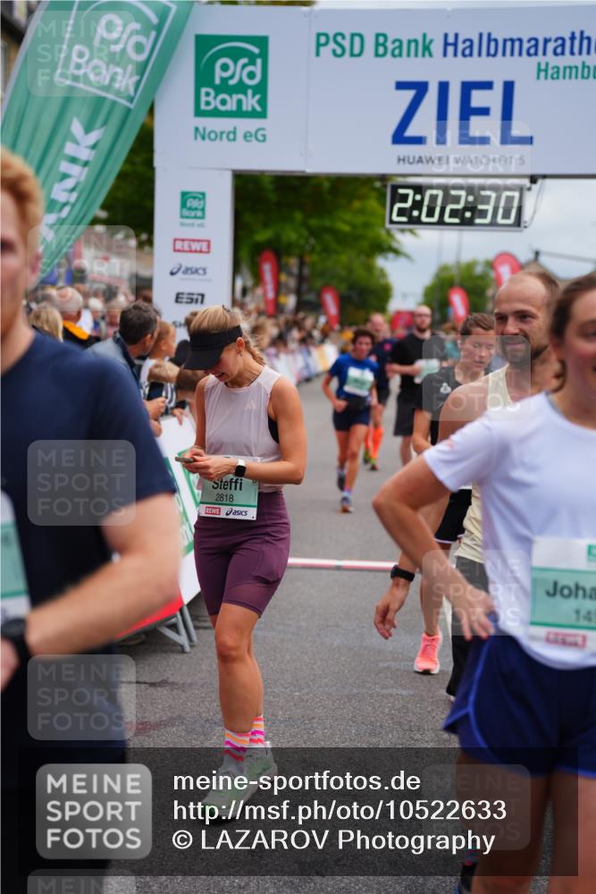 20.09.2026 - PSD Bank Halbmarathon LAZAROV Photography http://msf.ph/oto/10522633 20.09.2026 12:02:39 Ziel 1403, 1497, 1507, 1586, 1718, 2084, 2088, 2817, 2818, 3109, 3240, 3354, 4547, 4565, 4580 meine-sportfotos.de
