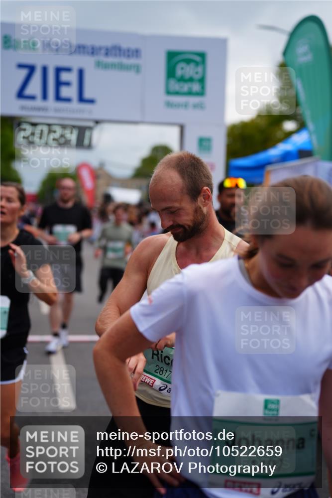 20.09.2026 - PSD Bank Halbmarathon LAZAROV Photography http://msf.ph/oto/10522659 20.09.2026 12:02:41 Ziel 1403, 1586, 1718, 1895, 2084, 2105, 2817, 2818, 3109, 3240, 3354, 4547, 4565, 4568 meine-sportfotos.de