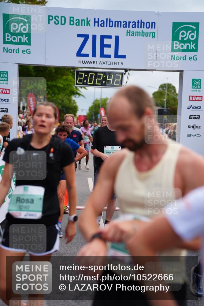 20.09.2026 - PSD Bank Halbmarathon LAZAROV Photography http://msf.ph/oto/10522666 20.09.2026 12:02:41 Ziel 1403, 1586, 1718, 1895, 2084, 2105, 2817, 2818, 3109, 3240, 3354, 4547, 4565, 4568 meine-sportfotos.de