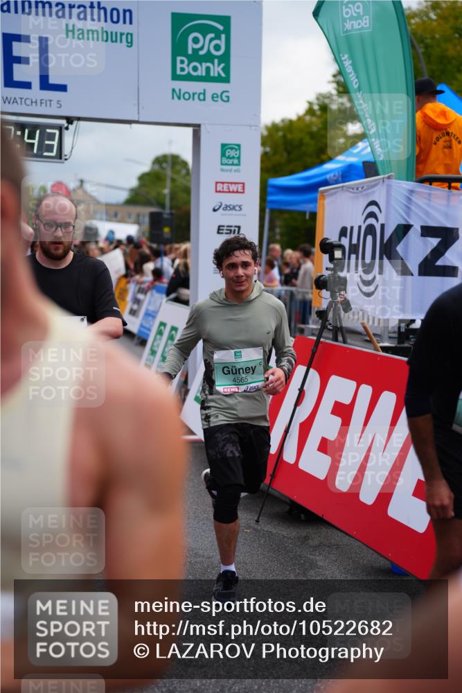 20.09.2026 - PSD Bank Halbmarathon LAZAROV Photography http://msf.ph/oto/10522682 20.09.2026 12:02:42 Ziel 1403, 1586, 1718, 1895, 2084, 2105, 2817, 2818, 3109, 3240, 3310, 3354, 4547, 4565, 4568 meine-sportfotos.de