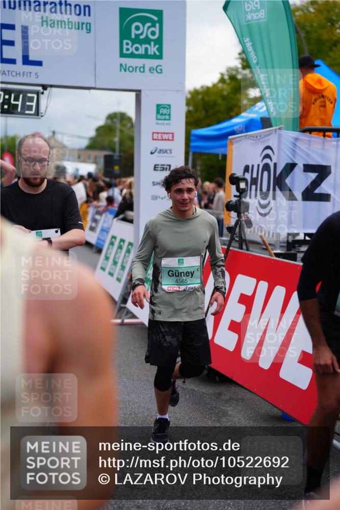 20.09.2026 - PSD Bank Halbmarathon LAZAROV Photography http://msf.ph/oto/10522692 20.09.2026 12:02:43 Ziel 1403, 1586, 1718, 1895, 2084, 2105, 2817, 2818, 3109, 3240, 3310, 3354, 4547, 4565, 4568 meine-sportfotos.de