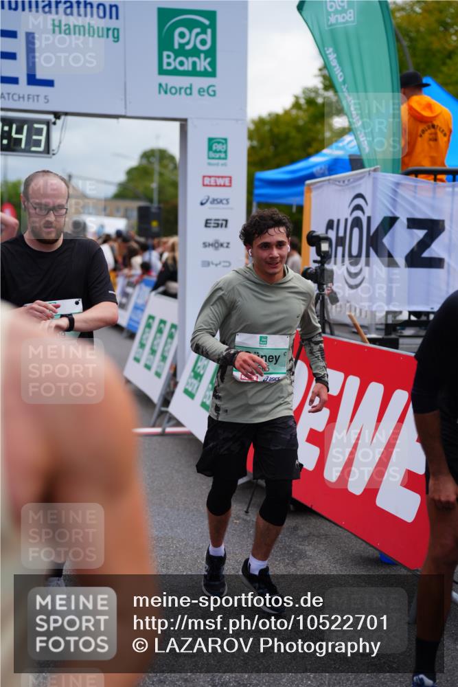 20.09.2026 - PSD Bank Halbmarathon LAZAROV Photography http://msf.ph/oto/10522701 20.09.2026 12:02:43 Ziel 1403, 1586, 1718, 1895, 2084, 2105, 2817, 2818, 3109, 3240, 3310, 3354, 4547, 4565, 4568 meine-sportfotos.de