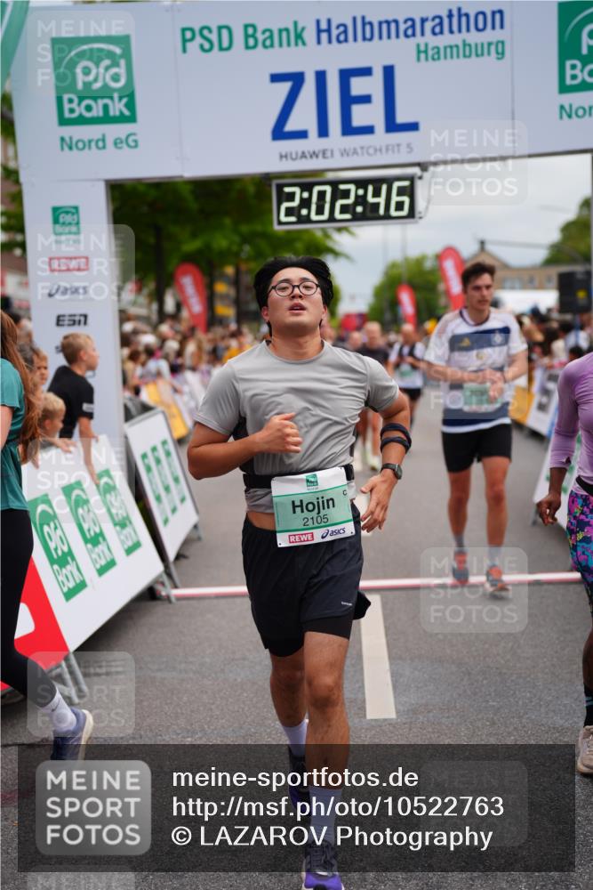 20.09.2026 - PSD Bank Halbmarathon LAZAROV Photography http://msf.ph/oto/10522763 20.09.2026 12:02:46 Ziel 1247, 1665, 1718, 1895, 2084, 2089, 2105, 2788, 3109, 3310, 3332, 3354, 3609, 4547, 4565, 4568 meine-sportfotos.de