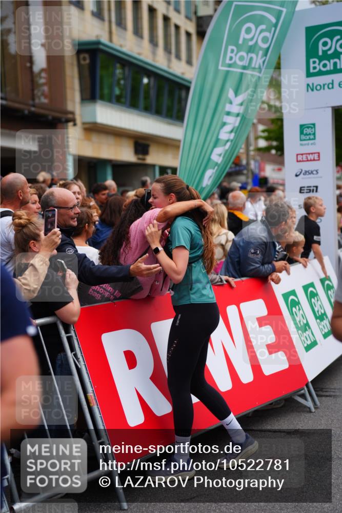 20.09.2026 - PSD Bank Halbmarathon LAZAROV Photography http://msf.ph/oto/10522781 20.09.2026 12:02:46 Ziel 1247, 1665, 1718, 1895, 2084, 2089, 2105, 2788, 3109, 3310, 3332, 3354, 3609, 4547, 4565, 4568 meine-sportfotos.de