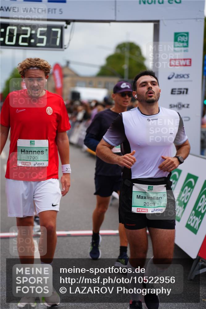 20.09.2026 - PSD Bank Halbmarathon LAZAROV Photography http://msf.ph/oto/10522956 20.09.2026 12:02:57 Ziel 1280, 1665, 1716, 1790, 2019, 2061, 2089, 2222, 2514, 2788, 2999, 4354 meine-sportfotos.de