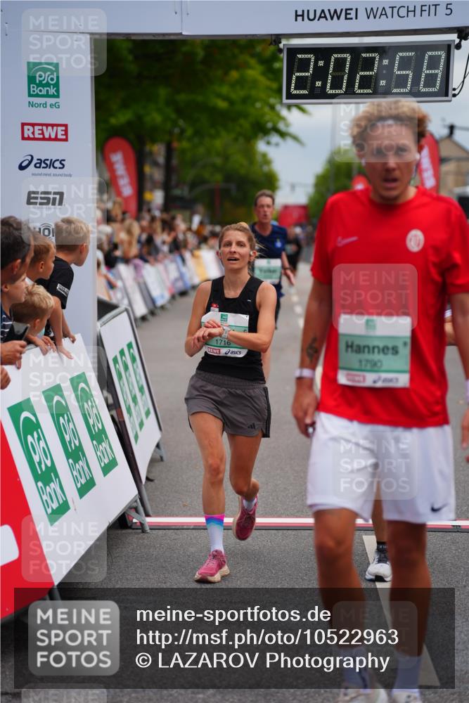 20.09.2026 - PSD Bank Halbmarathon LAZAROV Photography http://msf.ph/oto/10522963 20.09.2026 12:02:57 Ziel 1280, 1665, 1716, 1790, 2019, 2061, 2089, 2222, 2514, 2788, 2999, 4354 meine-sportfotos.de