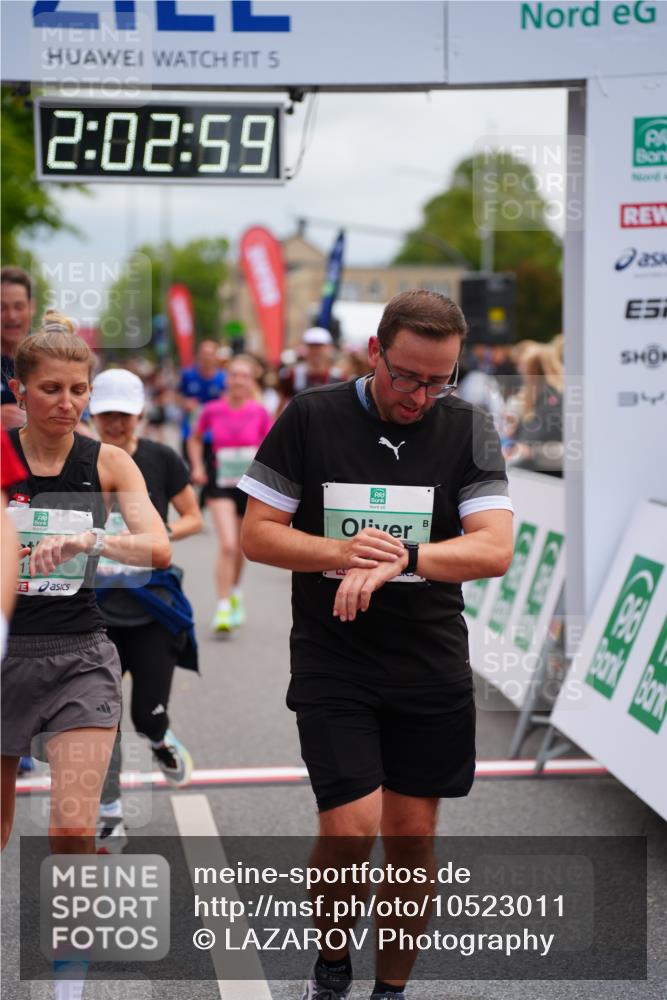 20.09.2026 - PSD Bank Halbmarathon LAZAROV Photography http://msf.ph/oto/10523011 20.09.2026 12:02:59 Ziel 1280, 1716, 1790, 2019, 2061, 2222, 2514, 2832, 2999, 4354, 4487, 4735 meine-sportfotos.de
