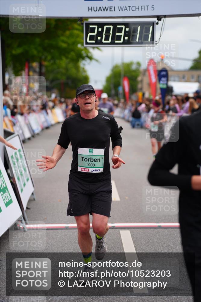 20.09.2026 - PSD Bank Halbmarathon LAZAROV Photography http://msf.ph/oto/10523203 20.09.2026 12:03:10 Ziel 1727, 1908, 2508, 2699, 2716, 2832, 4487, 4735 meine-sportfotos.de
