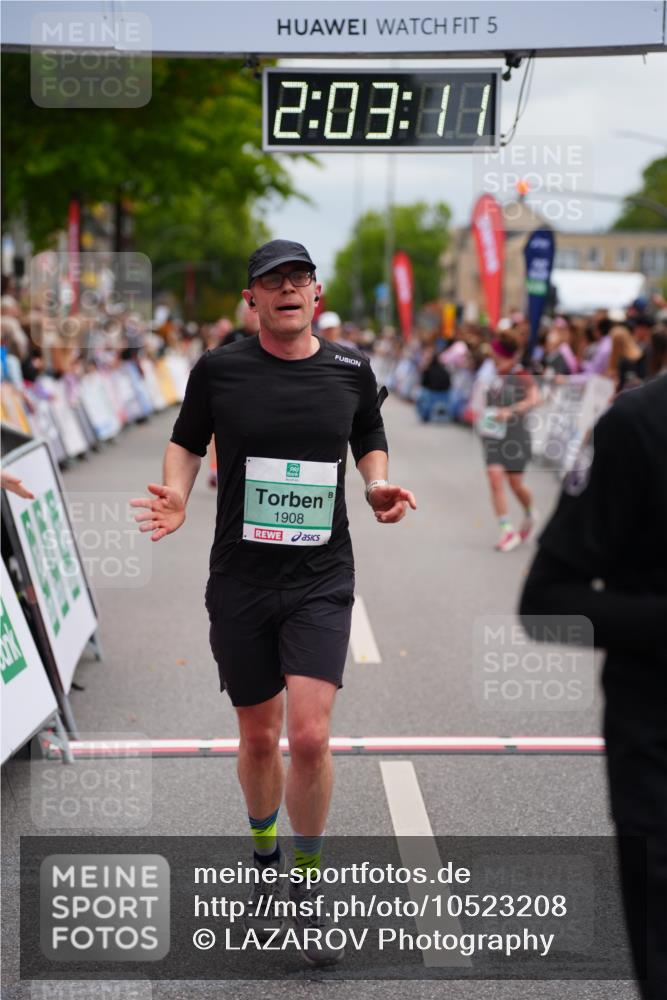 20.09.2026 - PSD Bank Halbmarathon LAZAROV Photography http://msf.ph/oto/10523208 20.09.2026 12:03:11 Ziel 1239, 1727, 1908, 2508, 2699, 2716, 2913, 4210, 4487 meine-sportfotos.de