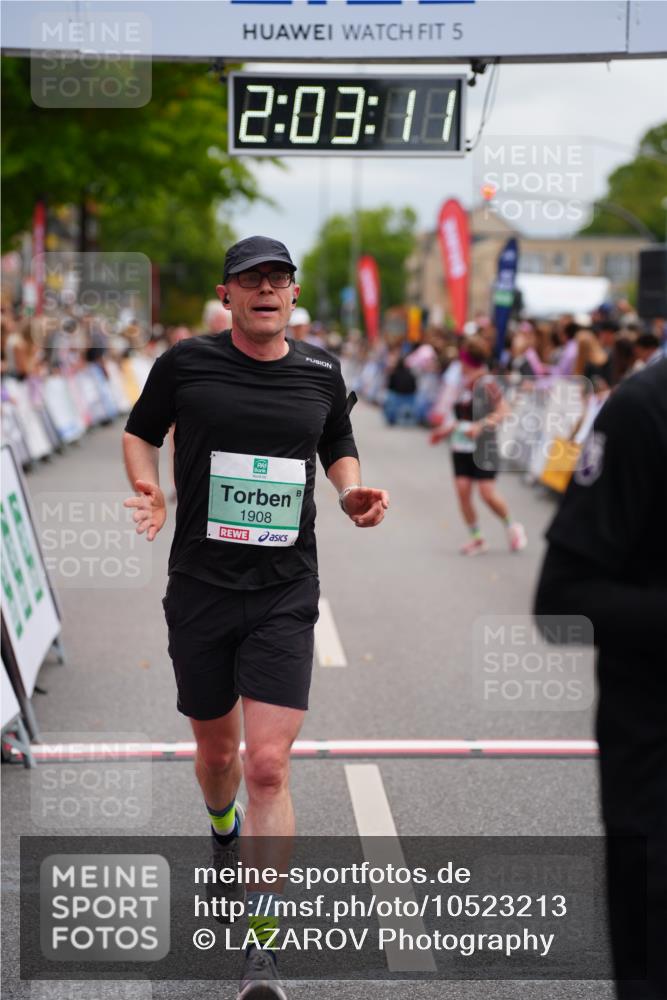 20.09.2026 - PSD Bank Halbmarathon LAZAROV Photography http://msf.ph/oto/10523213 20.09.2026 12:03:11 Ziel 1239, 1727, 1908, 2508, 2699, 2716, 2913, 4210, 4487 meine-sportfotos.de
