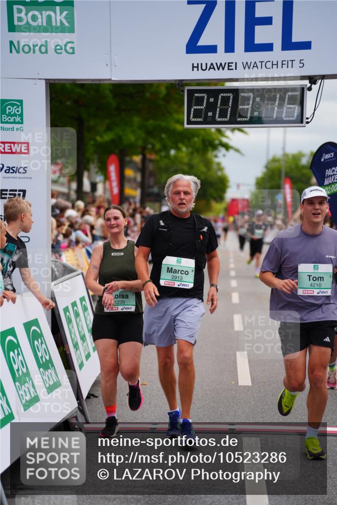 20.09.2026 - PSD Bank Halbmarathon LAZAROV Photography http://msf.ph/oto/10523286 20.09.2026 12:03:15 Ziel 1239, 1727, 1750, 1908, 2699, 2716, 2913, 4210 meine-sportfotos.de