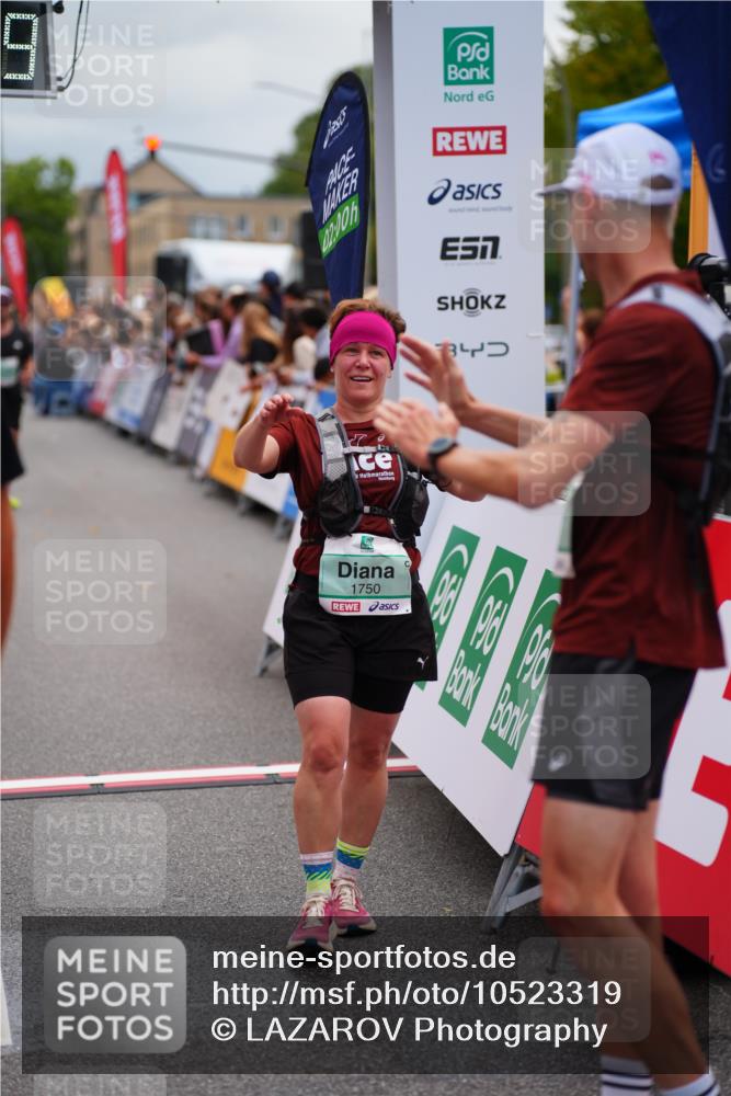 20.09.2026 - PSD Bank Halbmarathon LAZAROV Photography http://msf.ph/oto/10523319 20.09.2026 12:03:18 Ziel 1239, 1727, 1750, 1908, 2285, 2913, 4210 meine-sportfotos.de