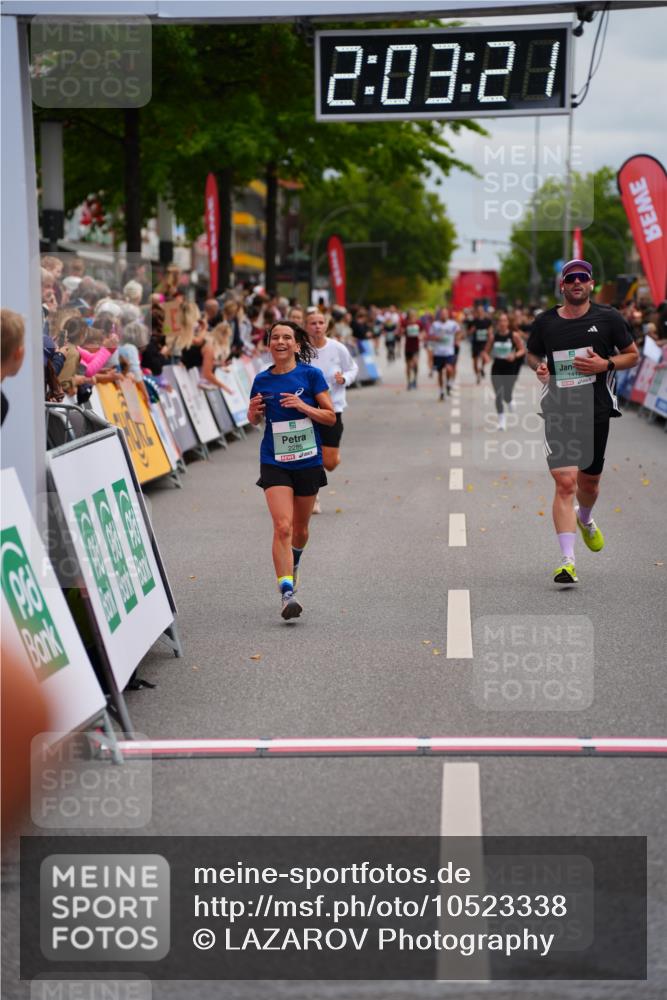 20.09.2026 - PSD Bank Halbmarathon LAZAROV Photography http://msf.ph/oto/10523338 20.09.2026 12:03:21 Ziel 1239, 1255, 1412, 1750, 2285, 2913, 4210 meine-sportfotos.de