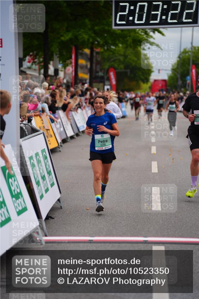 20.09.2026 - PSD Bank Halbmarathon LAZAROV Photography http://msf.ph/oto/10523350 20.09.2026 12:03:21 Ziel 1239, 1255, 1412, 1750, 2285, 2913, 4210 meine-sportfotos.de