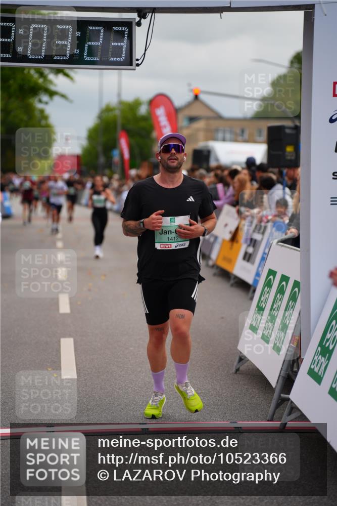 20.09.2026 - PSD Bank Halbmarathon LAZAROV Photography http://msf.ph/oto/10523366 20.09.2026 12:03:22 Ziel 1239, 1255, 1412, 1750, 2285, 2557, 2913, 4210 meine-sportfotos.de