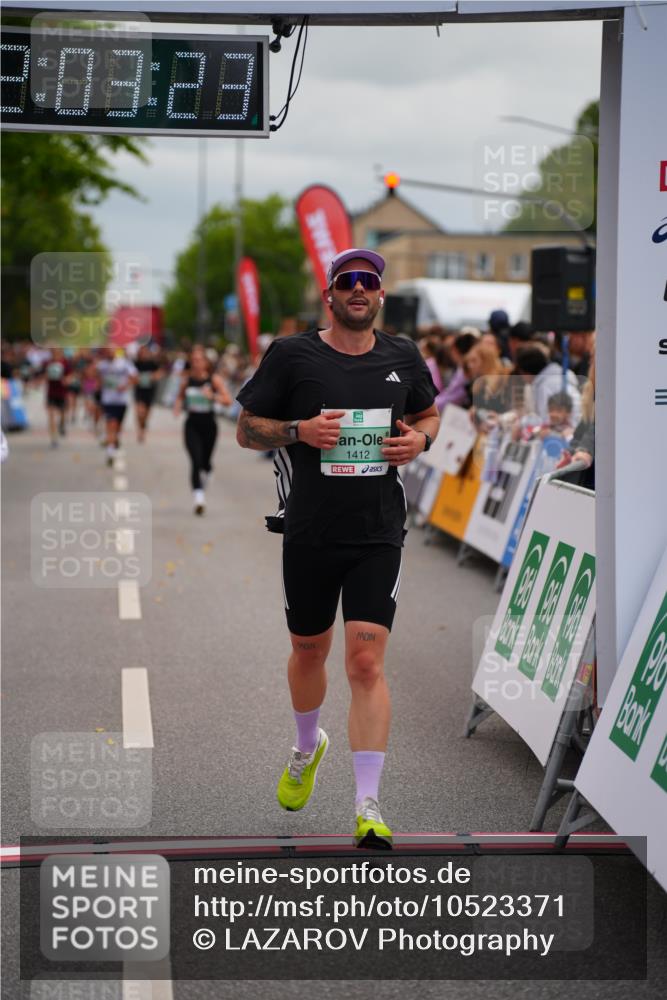 20.09.2026 - PSD Bank Halbmarathon LAZAROV Photography http://msf.ph/oto/10523371 20.09.2026 12:03:22 Ziel 1239, 1255, 1412, 1750, 2285, 2557, 2913, 4210 meine-sportfotos.de