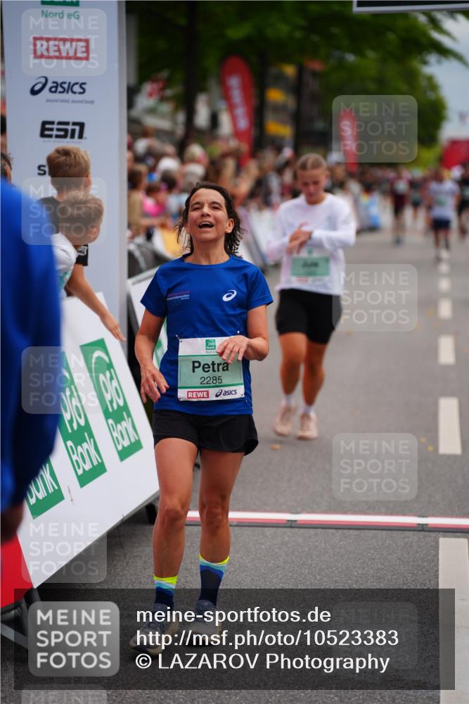 20.09.2026 - PSD Bank Halbmarathon LAZAROV Photography http://msf.ph/oto/10523383 20.09.2026 12:03:23 Ziel 1239, 1255, 1412, 1750, 2285, 2557, 2913, 4210 meine-sportfotos.de