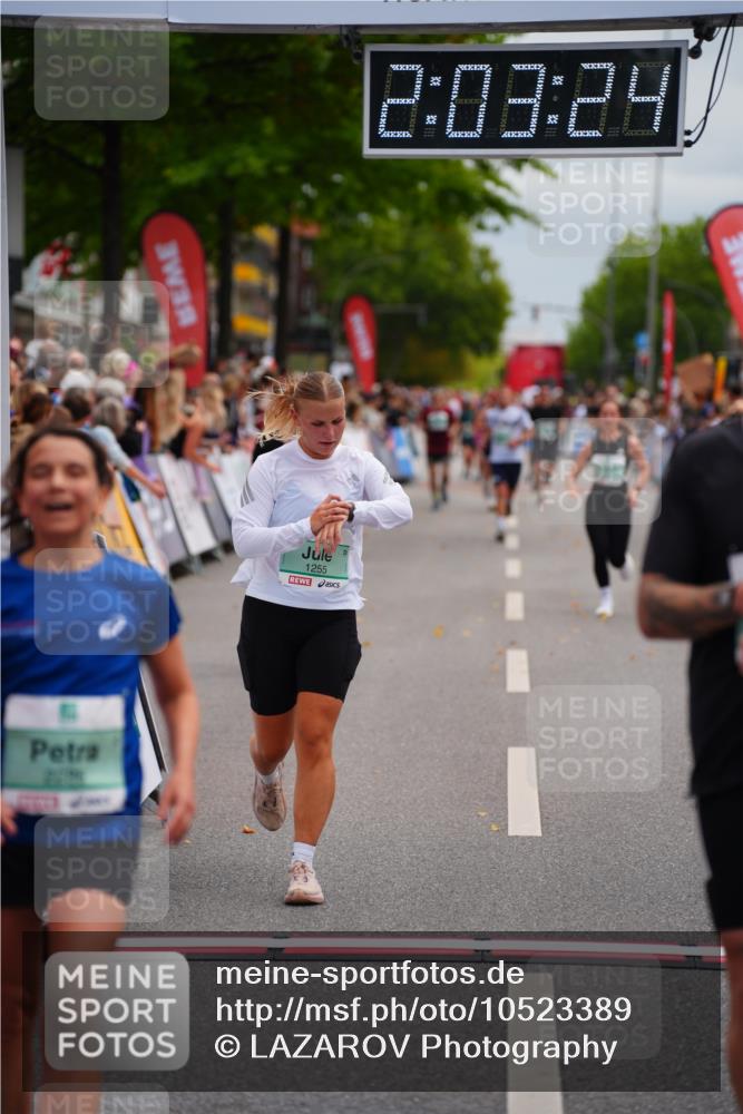 20.09.2026 - PSD Bank Halbmarathon LAZAROV Photography http://msf.ph/oto/10523389 20.09.2026 12:03:24 Ziel 1255, 1412, 1750, 2285, 2557, 2743 meine-sportfotos.de
