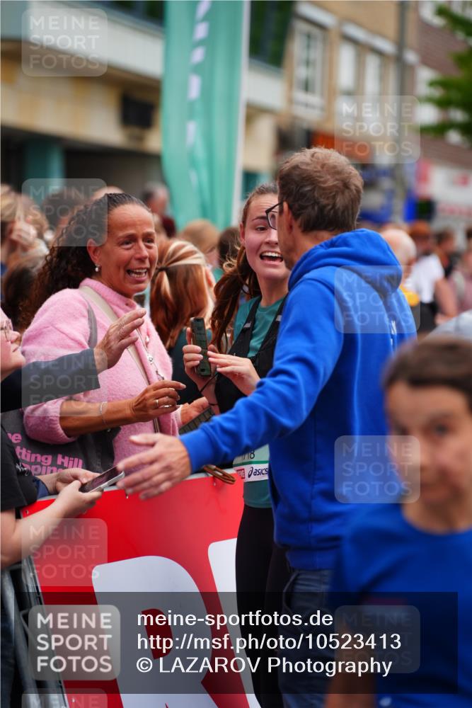 20.09.2026 - PSD Bank Halbmarathon LAZAROV Photography http://msf.ph/oto/10523413 20.09.2026 12:03:27 Ziel 1255, 1412, 1658, 2285, 2557, 2743 meine-sportfotos.de