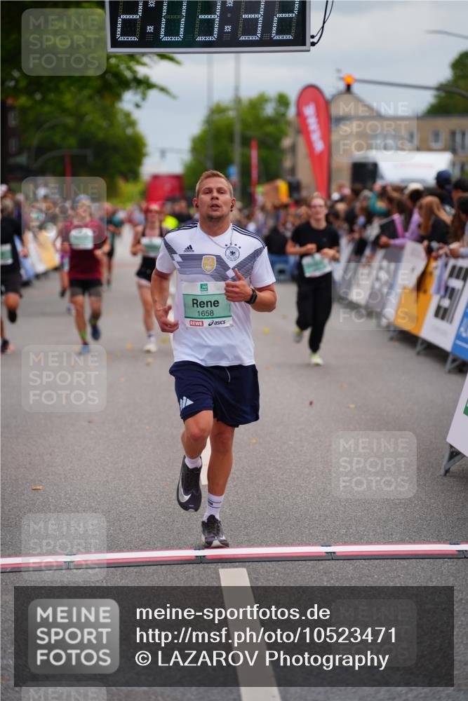 20.09.2026 - PSD Bank Halbmarathon LAZAROV Photography http://msf.ph/oto/10523471 20.09.2026 12:03:31 Ziel 1255, 1412, 1658, 2254, 2557, 2743, 3053, 3246 meine-sportfotos.de