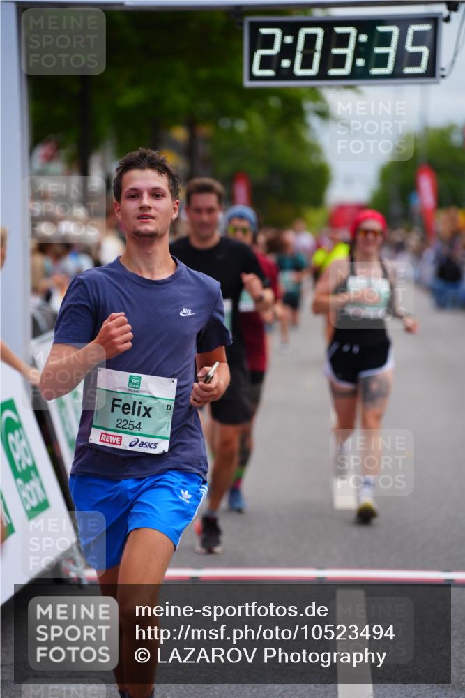 20.09.2026 - PSD Bank Halbmarathon LAZAROV Photography http://msf.ph/oto/10523494 20.09.2026 12:03:35 Ziel 1658, 2254, 2390, 2578, 2743, 2756, 3053, 3246 meine-sportfotos.de