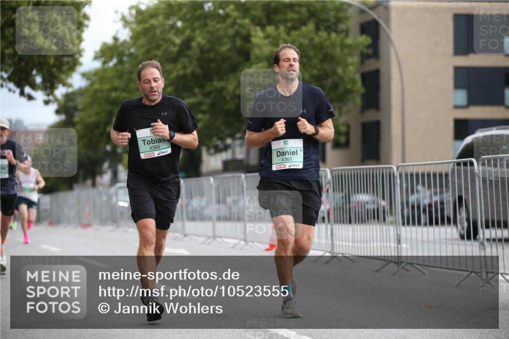 20.09.2026 - PSD Bank Halbmarathon Jannik Wohlers http://msf.ph/oto/10523555 20.09.2026 11:44:22 Laufen 4366, 4365 meine-sportfotos.de