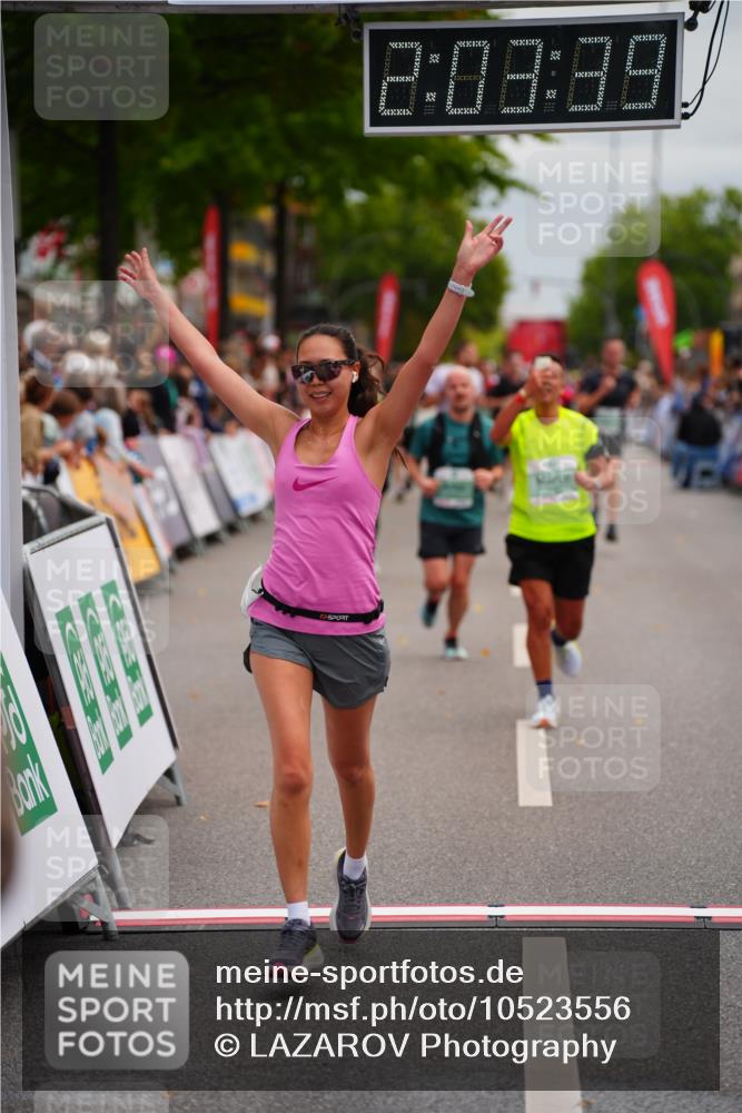 20.09.2026 - PSD Bank Halbmarathon LAZAROV Photography http://msf.ph/oto/10523556 20.09.2026 12:03:38 Ziel 1658, 2254, 2390, 2578, 2756, 3053, 3246, 3320, 3461 meine-sportfotos.de
