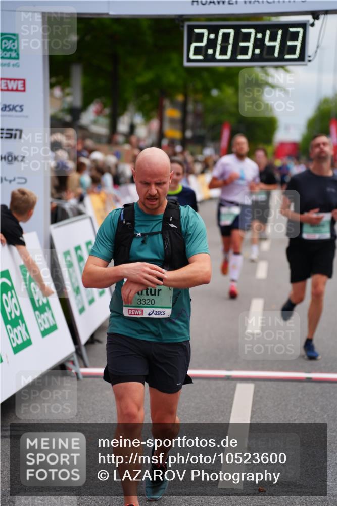 20.09.2026 - PSD Bank Halbmarathon LAZAROV Photography http://msf.ph/oto/10523600 20.09.2026 12:03:43 Ziel 1978, 2049, 2390, 2578, 2756, 3246, 3320, 3461, 3879, 3931 meine-sportfotos.de