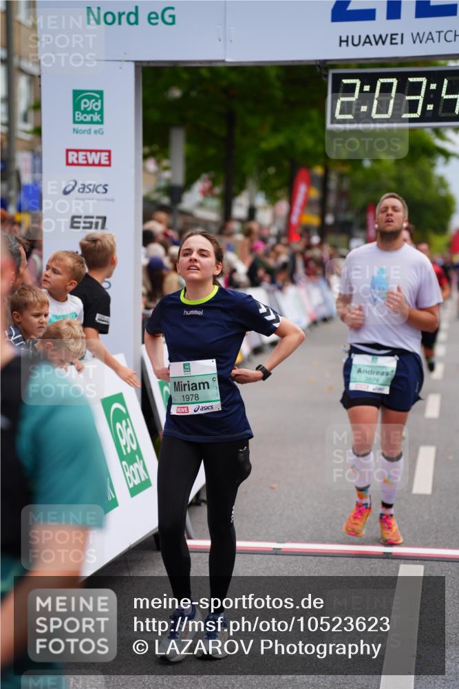 20.09.2026 - PSD Bank Halbmarathon LAZAROV Photography http://msf.ph/oto/10523623 20.09.2026 12:03:45 Ziel 1978, 2049, 2390, 2461, 3320, 3461, 3879, 3931, 4040 meine-sportfotos.de