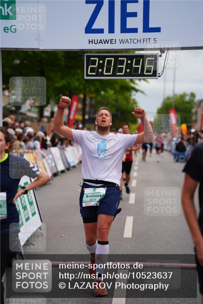 20.09.2026 - PSD Bank Halbmarathon LAZAROV Photography http://msf.ph/oto/10523637 20.09.2026 12:03:45 Ziel 1978, 2049, 2390, 2461, 3320, 3461, 3879, 3931, 4040 meine-sportfotos.de