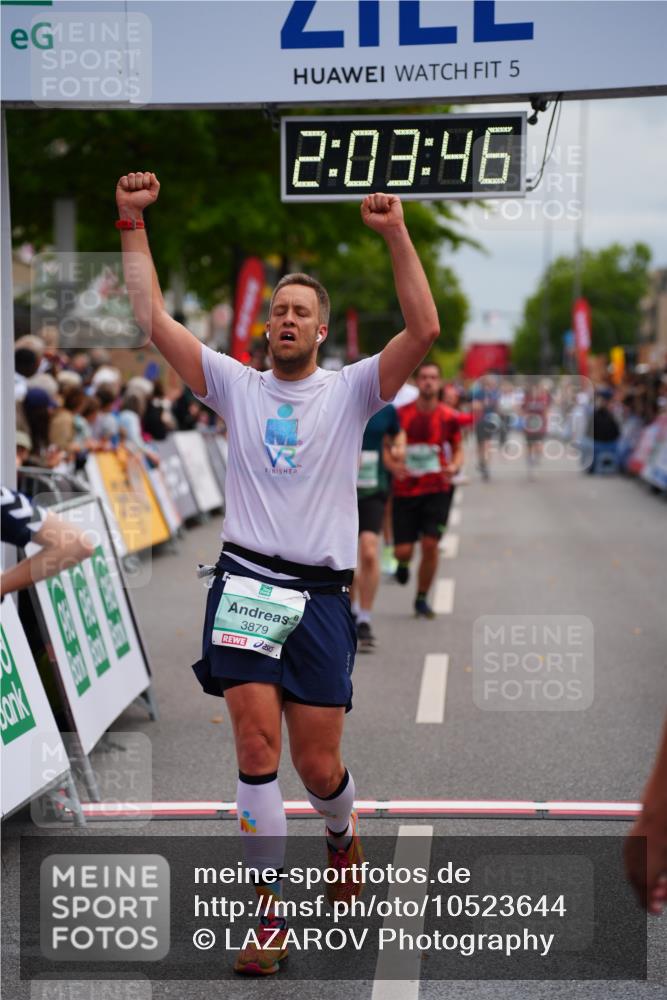 20.09.2026 - PSD Bank Halbmarathon LAZAROV Photography http://msf.ph/oto/10523644 20.09.2026 12:03:46 Ziel 1405, 1978, 2049, 2390, 2461, 3320, 3461, 3879, 3931, 4040, 4135 meine-sportfotos.de