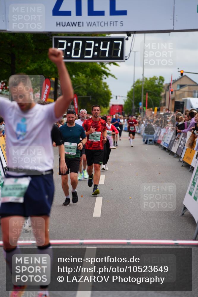 20.09.2026 - PSD Bank Halbmarathon LAZAROV Photography http://msf.ph/oto/10523649 20.09.2026 12:03:46 Ziel 1405, 1978, 2049, 2390, 2461, 3320, 3461, 3879, 3931, 4040, 4135 meine-sportfotos.de
