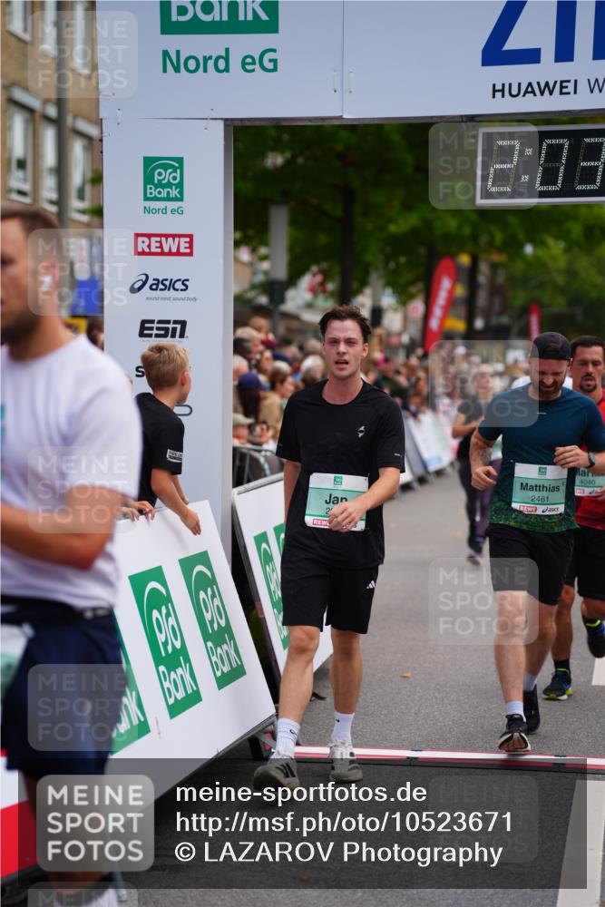 20.09.2026 - PSD Bank Halbmarathon LAZAROV Photography http://msf.ph/oto/10523671 20.09.2026 12:03:48 Ziel 1405, 1978, 2049, 2195, 2461, 3320, 3461, 3879, 3931, 4040, 4135 meine-sportfotos.de