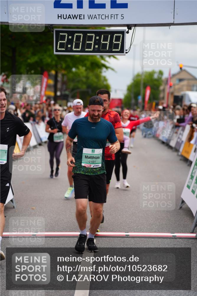 20.09.2026 - PSD Bank Halbmarathon LAZAROV Photography http://msf.ph/oto/10523682 20.09.2026 12:03:48 Ziel 1405, 1978, 2049, 2195, 2461, 3320, 3461, 3879, 3931, 4040, 4135 meine-sportfotos.de
