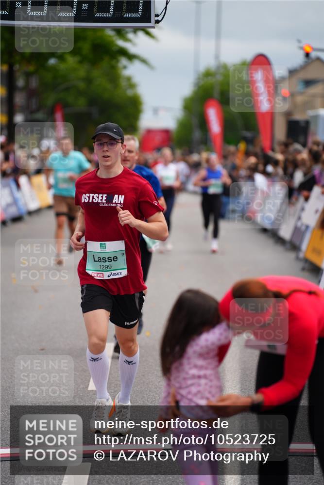 20.09.2026 - PSD Bank Halbmarathon LAZAROV Photography http://msf.ph/oto/10523725 20.09.2026 12:03:54 Ziel 1299, 1405, 2049, 2195, 2461, 3363, 3795, 4040, 4135 meine-sportfotos.de