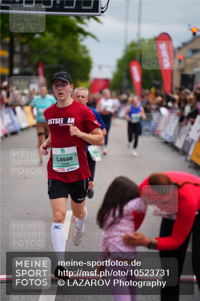 20.09.2026 - PSD Bank Halbmarathon LAZAROV Photography http://msf.ph/oto/10523731 20.09.2026 12:03:55 Ziel 1299, 1405, 2049, 2195, 2461, 3363, 3795, 4040, 4135 meine-sportfotos.de