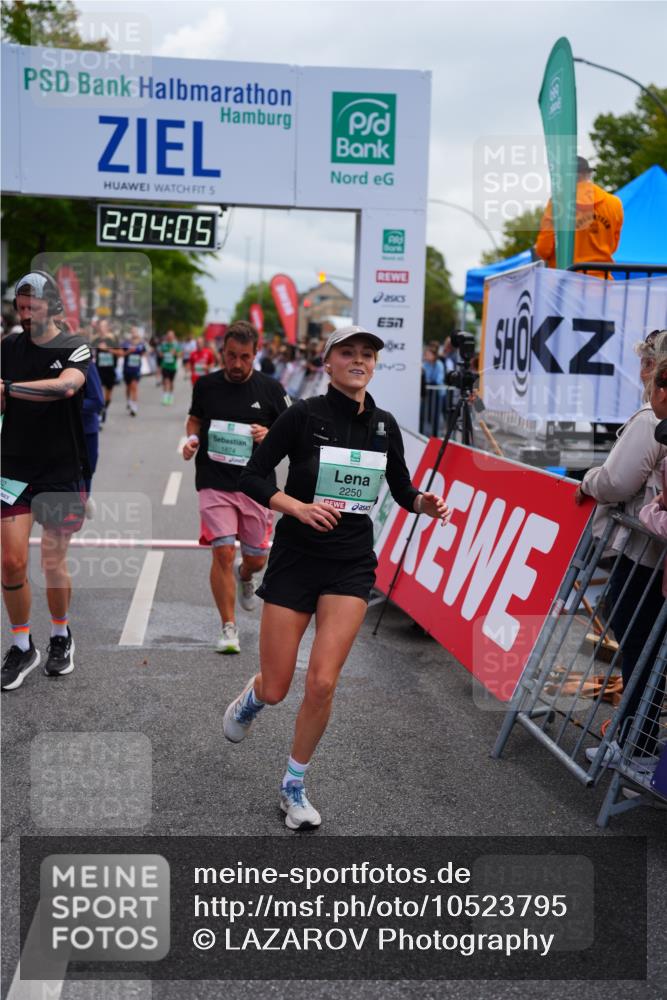 20.09.2026 - PSD Bank Halbmarathon LAZAROV Photography http://msf.ph/oto/10523795 20.09.2026 12:04:05 Ziel 1840, 1874, 2250, 2362, 2648, 2660, 3363, 4675, 4784 meine-sportfotos.de