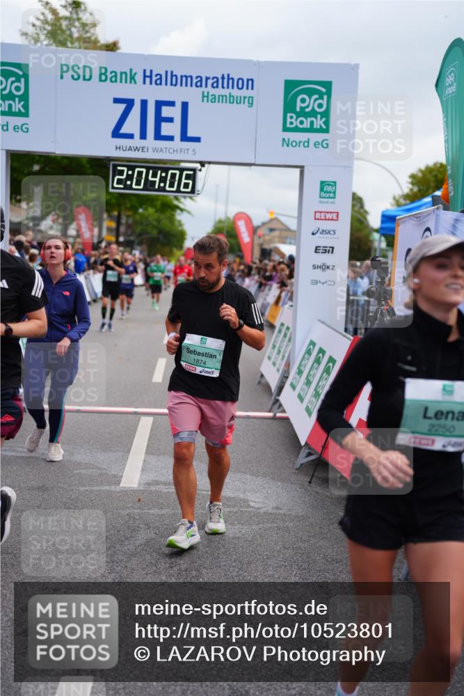 20.09.2026 - PSD Bank Halbmarathon LAZAROV Photography http://msf.ph/oto/10523801 20.09.2026 12:04:05 Ziel 1840, 1874, 2250, 2362, 2648, 2660, 3363, 4675, 4784 meine-sportfotos.de